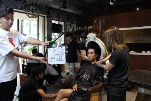 发型师电影搞笑,理发间里的欢乐喜剧